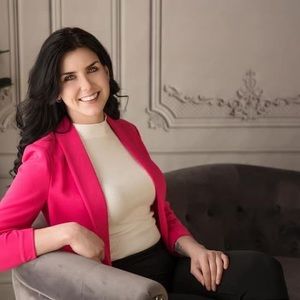 Meet your Posher, Julie